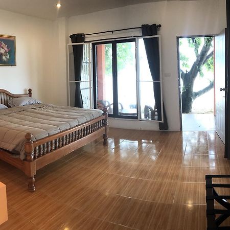 Paradise Beachfront Bungalows Hotell Koh Kradan Exteriör bild