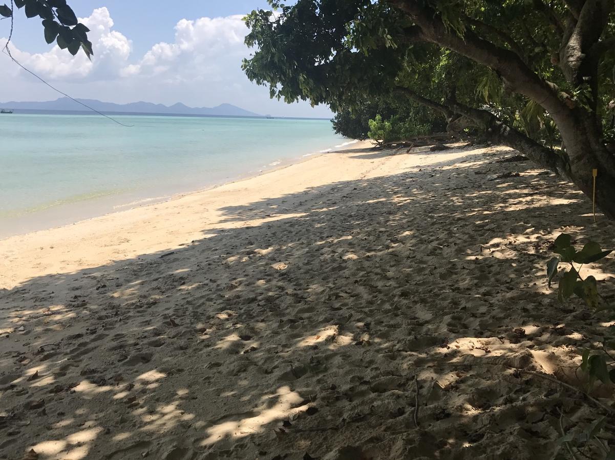 Paradise Beachfront Bungalows Hotell Koh Kradan Exteriör bild